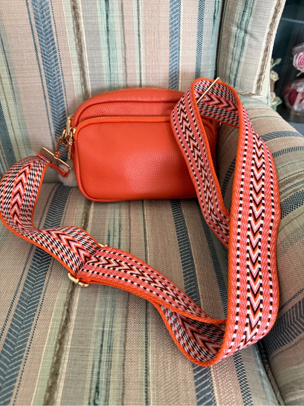 Pom Pom of London , mini crossbody . Comes with original and two extra straps . - Picture 2 of 4